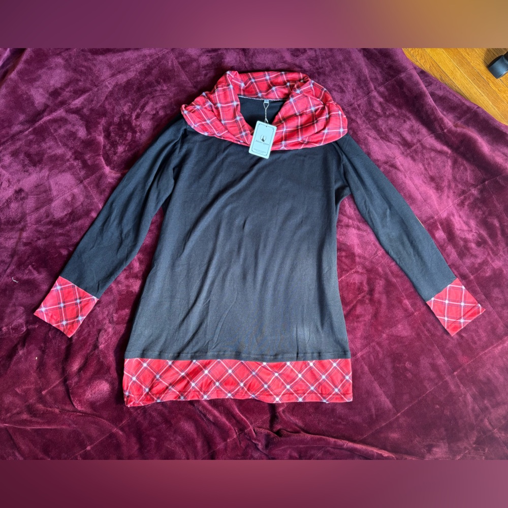 Black and Red Plaid Long Sleeve Top